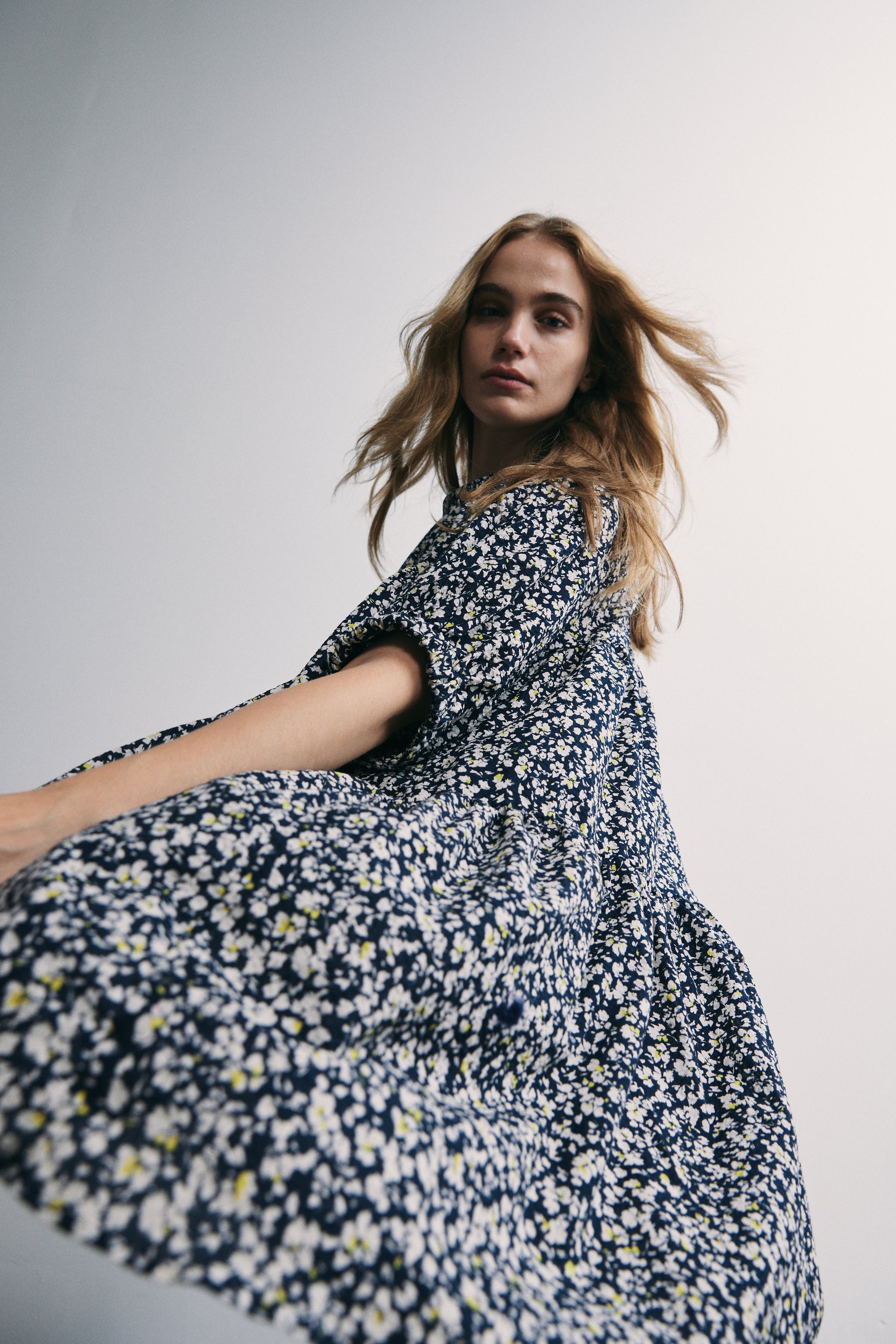 theo maxi dress Klotho Print have dress features a stretchy body Theo Sleeveless Midi Dress in